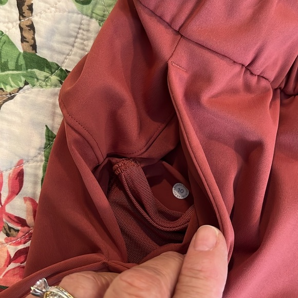 Lululemon On The Fly 7/8 Pant Size 10 EUC - Picture 9 of 9